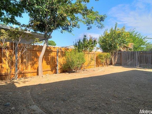 2nd image of 7682 Harvest Woods Dr