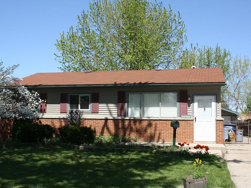1st image of 32720 Glen St