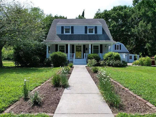 42 Upper College Rd, Kingston, RI 02881