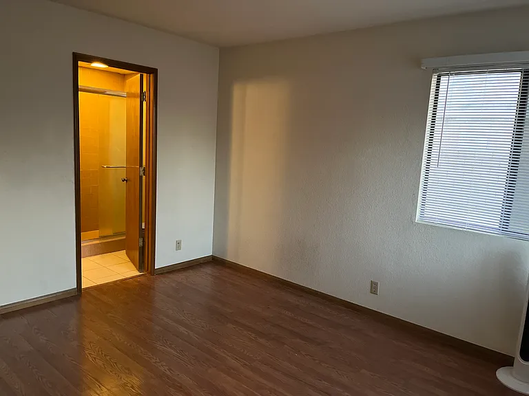 18040 Lakeview Dr — Photo 4