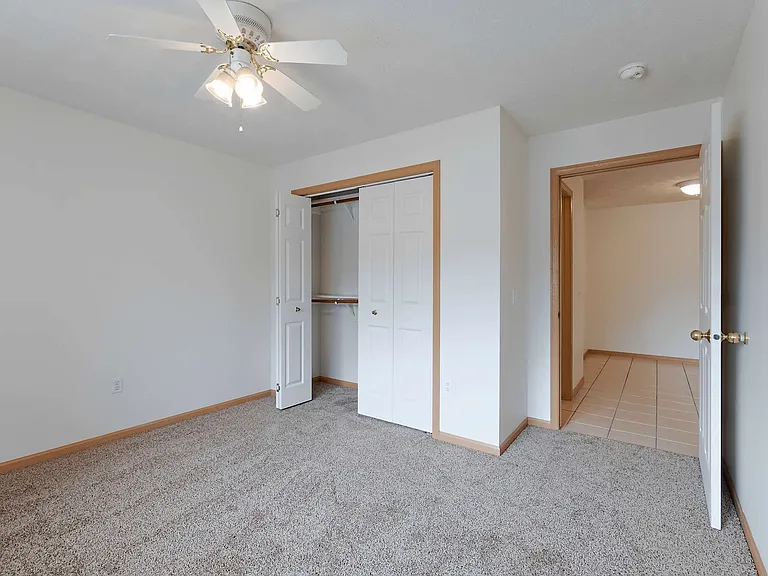 Park Ridge Apartments — Photo 48