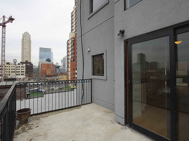 338 Grove St #4C — Photo 9