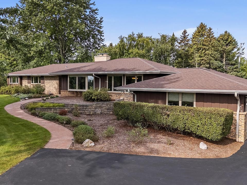 1st image of 1123 Lake Shore ROAD
