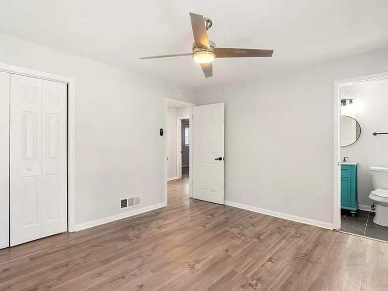 2318 Green Forrest Dr — Photo 16