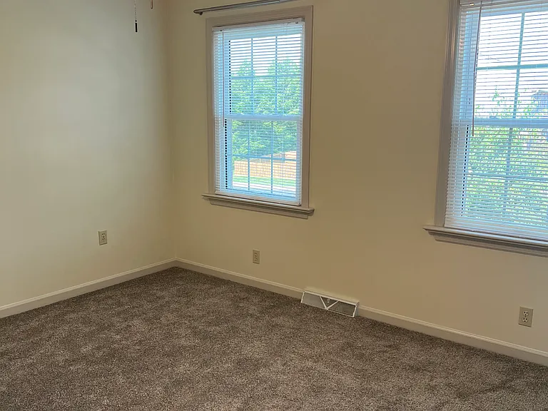 1516 Tussey Ct — Photo 12