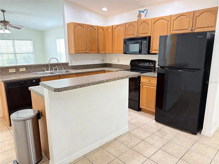 414 Ulelah Ave — Photo 8