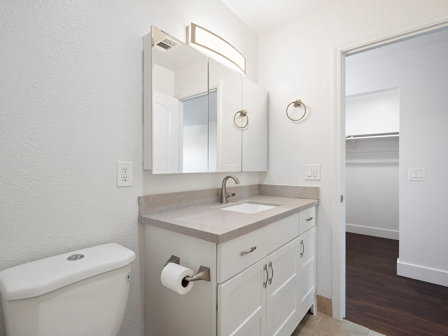 3 bed, $4,200 — Photo 3