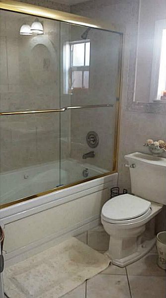 2nd image of 174 E 12th St