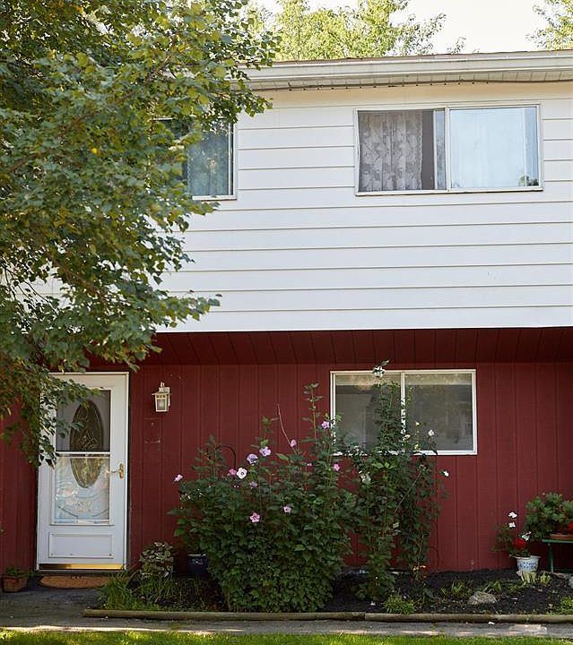 1st image of 27 Orchard Hts