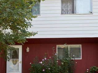 27 Orchard Hts, New Paltz, NY 12561