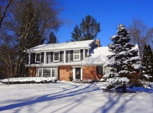5068 Van Ness Dr, Bloomfield Hills, MI 48302
