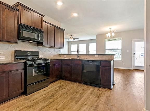 5th image of 205 E Lake Dr