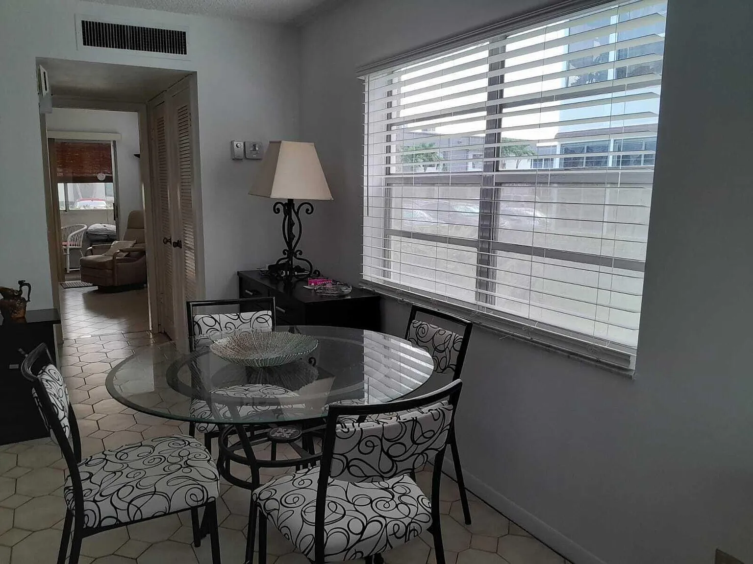 1 bed, 1.5 bath, 760 sqft, $2,350 — Photo 2