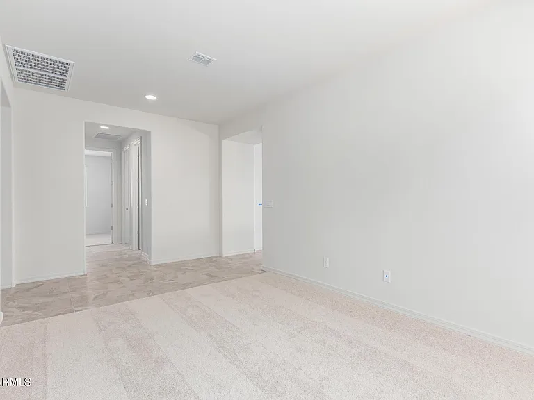 8529 S 67th Dr — Photo 32