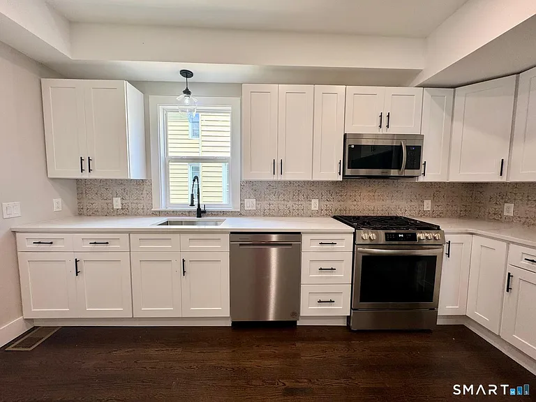 25 Quintard Ave — Photo 9