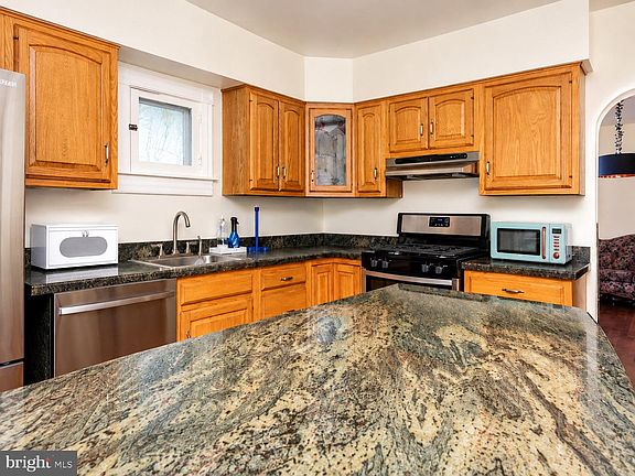 4th image of 7 Chesley Ave