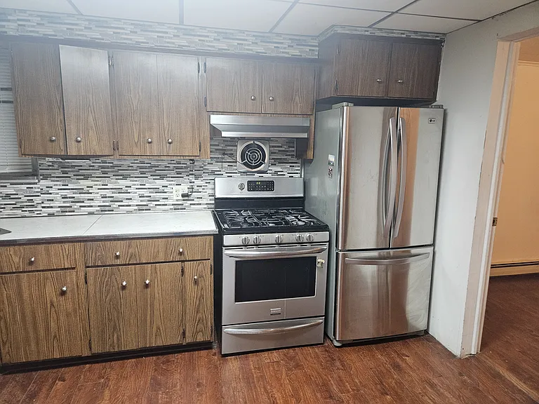 289 Nagel St #2 — Photo 2
