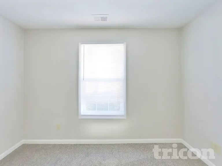 910 S Shore Ct — Photo 11