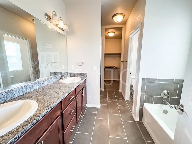 3760 Scott Ln — Photo 12