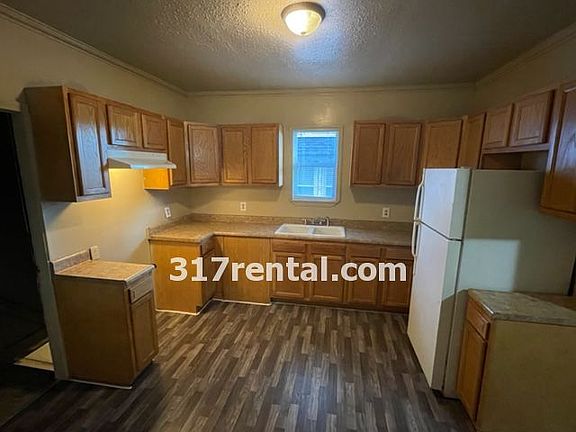5th image of 1427 N Holmes Ave
