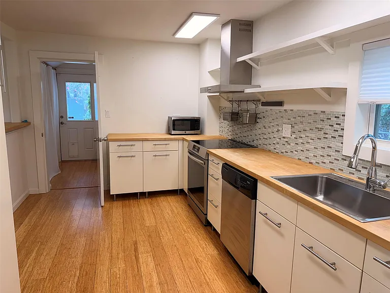 1182 Pandora St — Photo 8