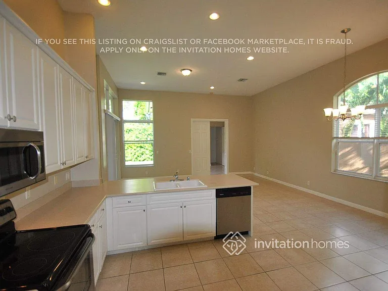 6880 Houlton Cir — Photo 4