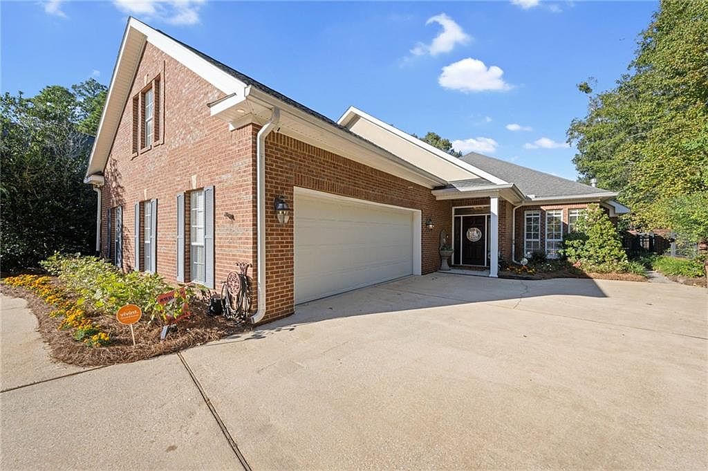 5528 Fairfield Pl, Mobile, AL 36609 MLS 7299085 Zillow