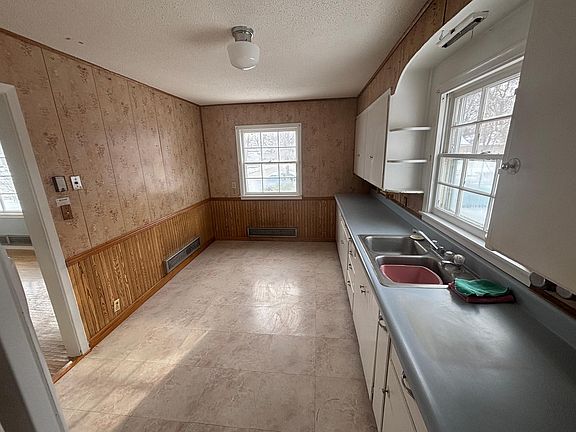 2nd image of 517 9th St NW