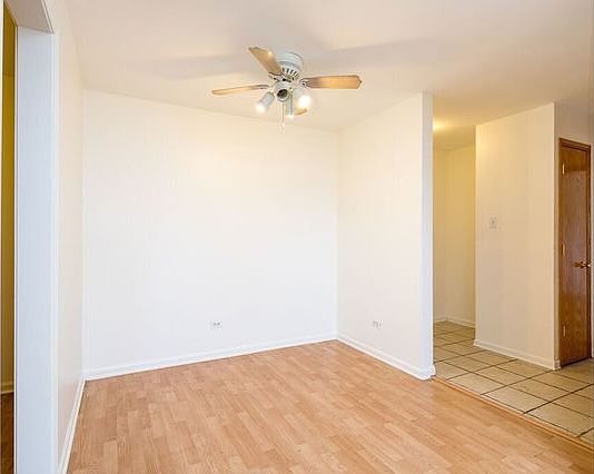 5th image of 703 E Fullerton Ave APT 203