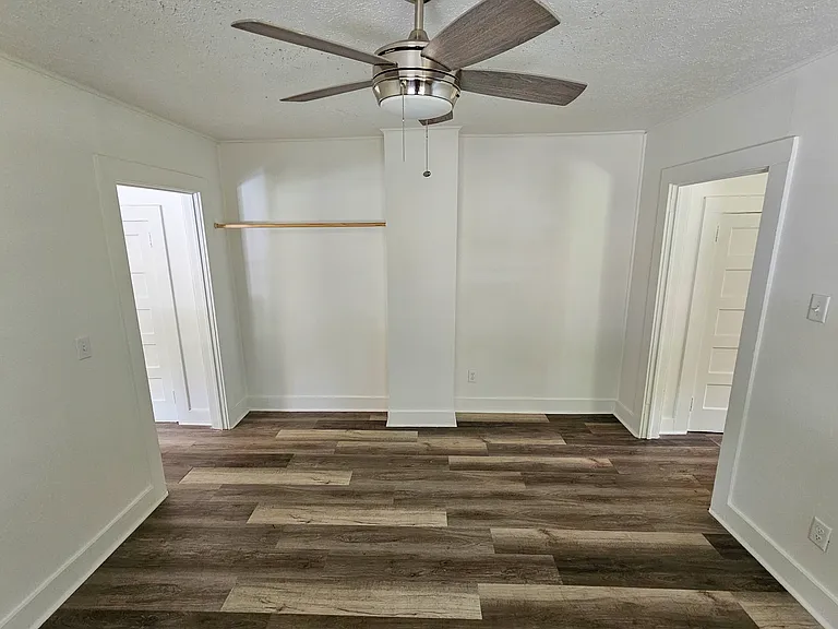105 Campbell St — Photo 8