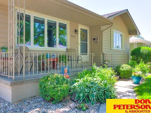 4th image of 2054 Fairacres Dr