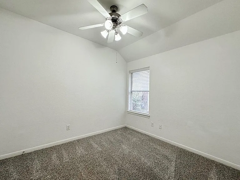 73 E Montfair Blvd — Photo 9