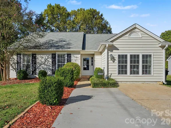 1507 Crestdale Rd, Rock Hill, SC 29732