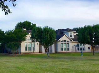 4636 N Country Dr, Bryan, TX 77808