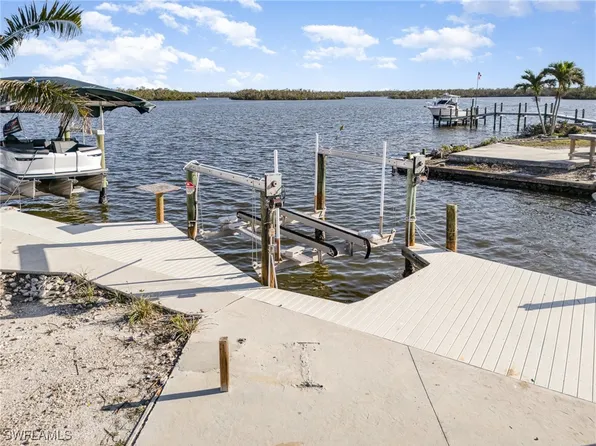 68 Emily Ln, Fort Myers Beach, FL 33931