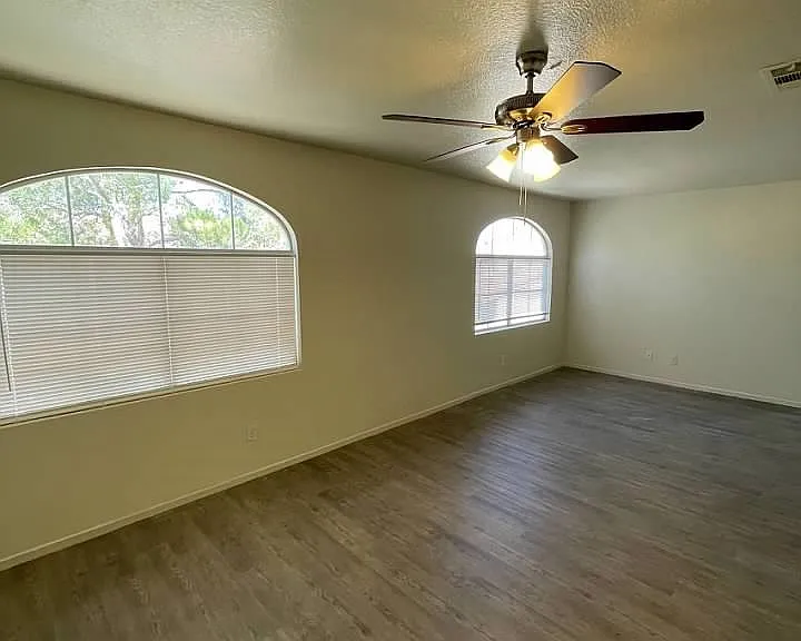 8829 Cornwall Glen Ave — Photo 27
