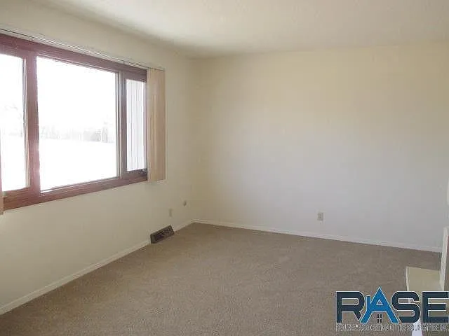 5716 W 56th St — Photo 5