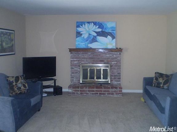 3rd image of 162 Patricia Ave