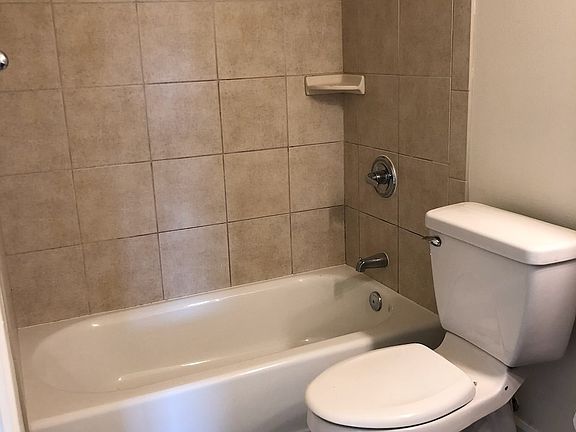 4th image of 3318 Beach Dr SW #102
