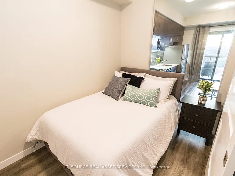 15 Queen St S #1105 — Photo 13