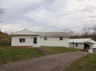 498 Arnoldsburg Rd, Spencer, WV 25276