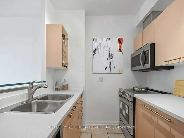 438 Richmond St W #819 — Photo 8