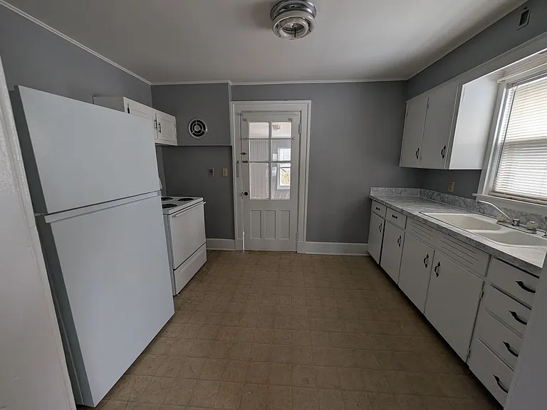 31 Central Ave — Photo 18