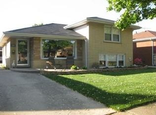 1116 Boeger Ct, Westchester, IL 60154