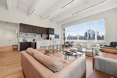 1500 Hudson Street, #3J