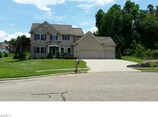 2937 Sunset Dr, Uniontown, OH 44685