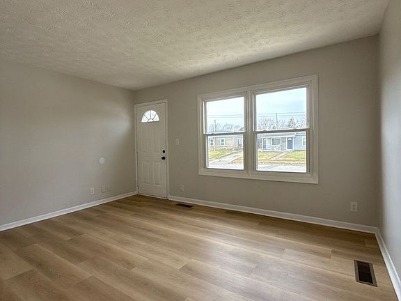 3rd image of 2824 Gibson Dr