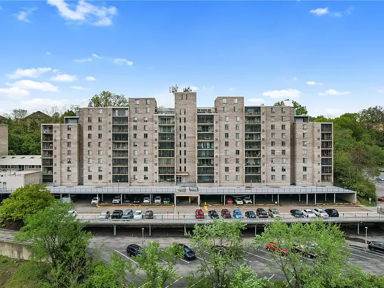 2120 Greentree Rd #705E — Photo 15