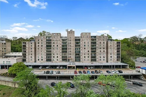 2120 Greentree Rd #705E Photo 1