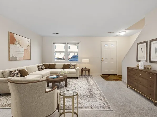 103 Main St APT 3, Pepperell, MA 01463